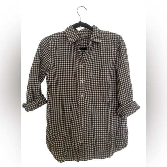 Uniqlo gingham women’s button down shirt. Size medium. - Picture 3 of 3
